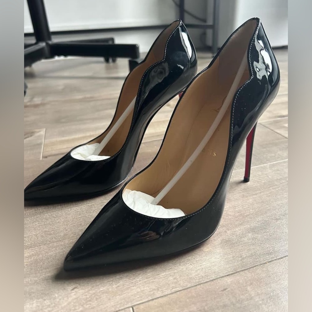 Black Louboutin brand new size EU 39